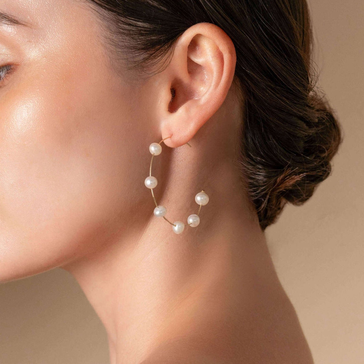 Dot Pearl Hoop Pierce worn on the ear