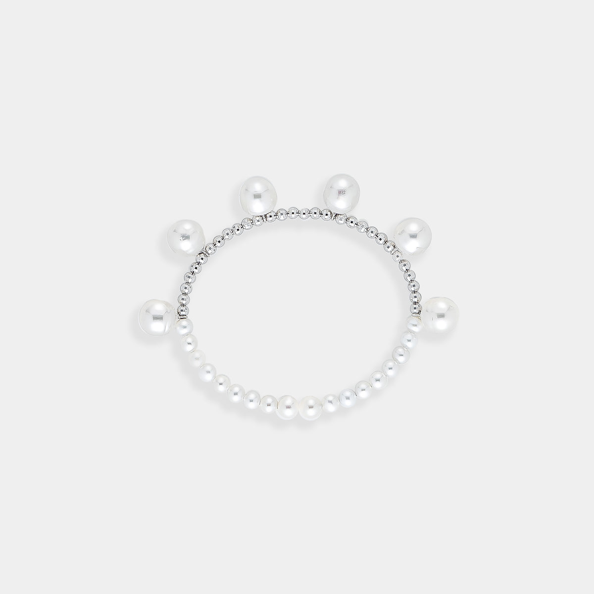 Freshwater pearl bracelet with larger pearls set along the top