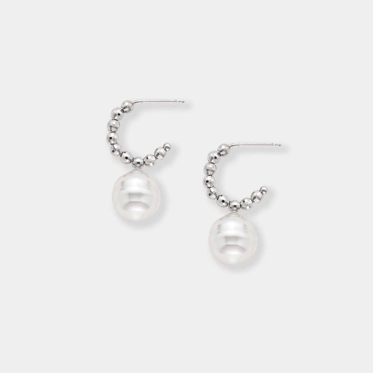 Pearl Dot White Gold Pierce, angled view