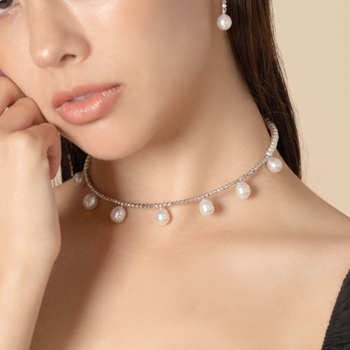 Pearl Dot White Gold Choker worn, close-up